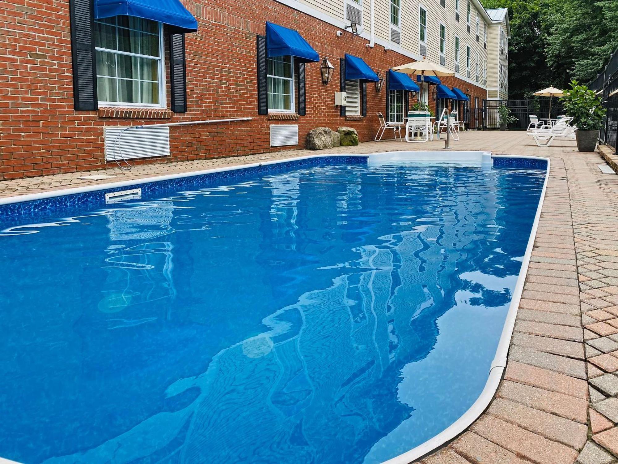 Comfort Inn & Suites Sturbridge-Brimfield מראה חיצוני תמונה