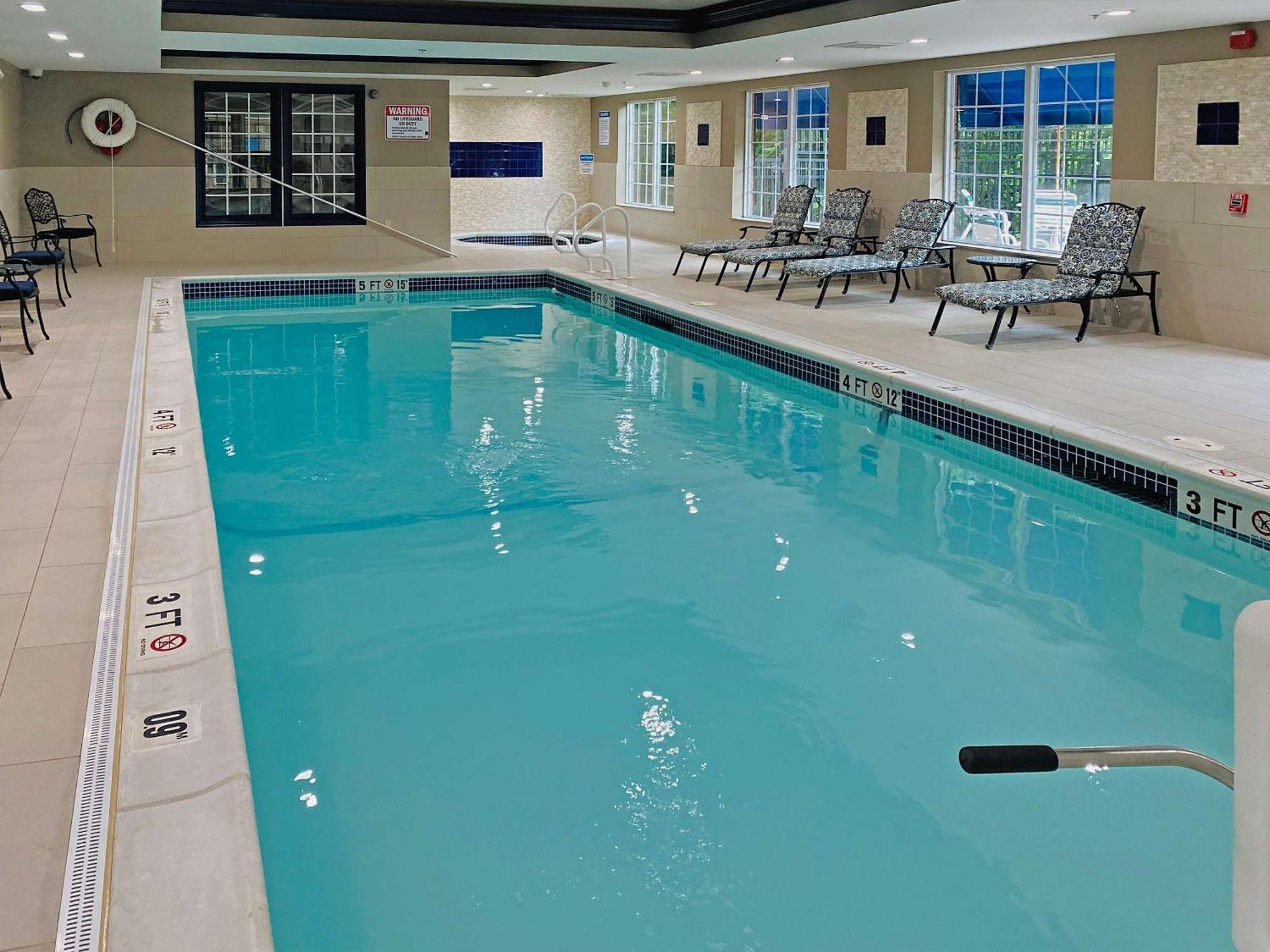 Comfort Inn & Suites Sturbridge-Brimfield מראה חיצוני תמונה