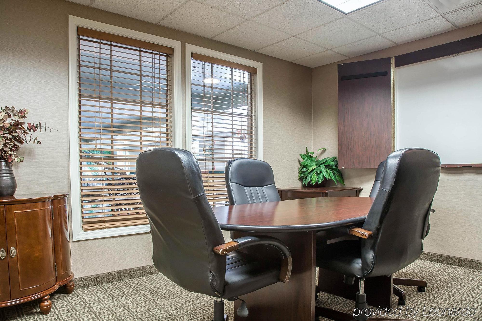 Comfort Inn & Suites Sturbridge-Brimfield מראה חיצוני תמונה