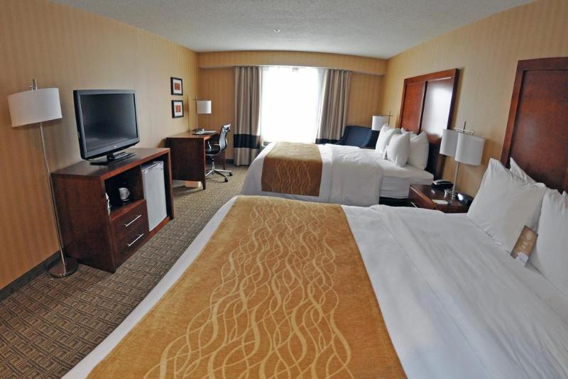 Comfort Inn & Suites Sturbridge-Brimfield מראה חיצוני תמונה