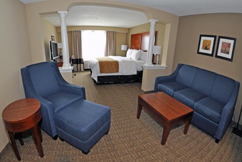 Comfort Inn & Suites Sturbridge-Brimfield מראה חיצוני תמונה