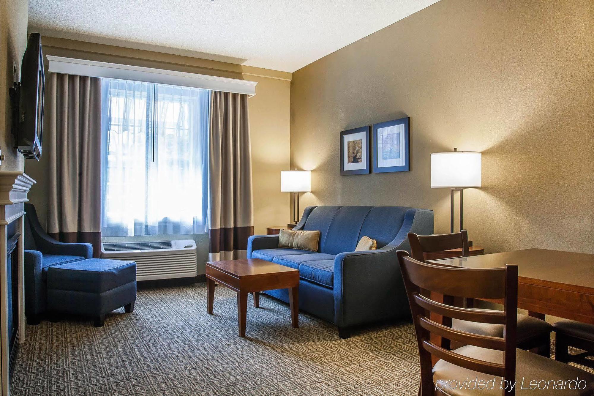 Comfort Inn & Suites Sturbridge-Brimfield מראה חיצוני תמונה