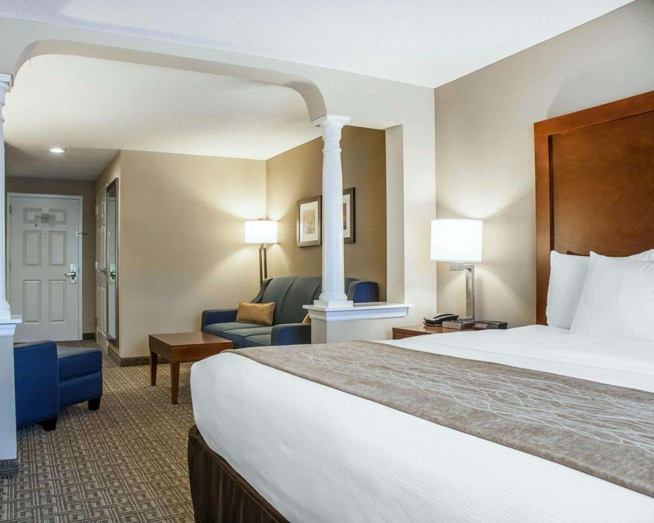 Comfort Inn & Suites Sturbridge-Brimfield מראה חיצוני תמונה