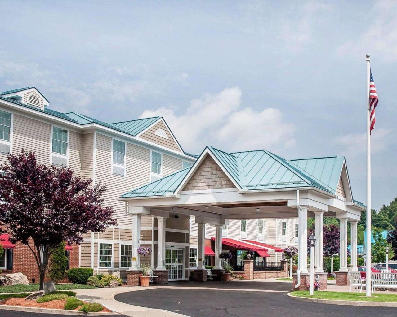 Comfort Inn & Suites Sturbridge-Brimfield מראה חיצוני תמונה