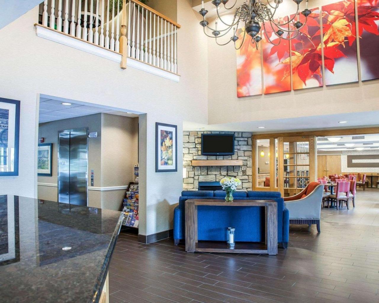 Comfort Inn & Suites Sturbridge-Brimfield מראה חיצוני תמונה
